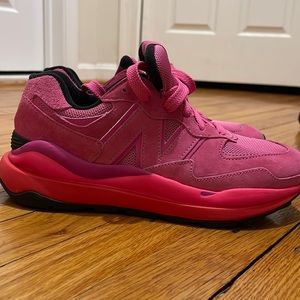 New Balance The Romantic Choice 57/40 (Men’s size 7, Wms size 9)